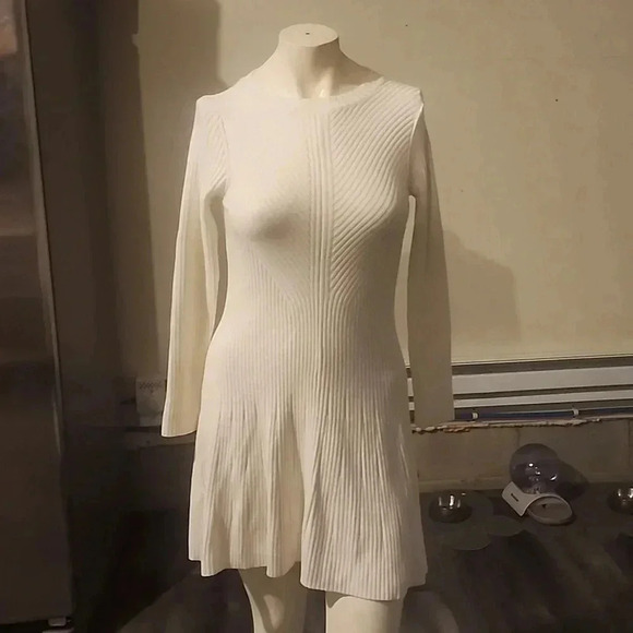 ELIE TAHARI RIBBED CASHMERE BLEND A LINE DRESS SIZE S - Picture 2 of 5